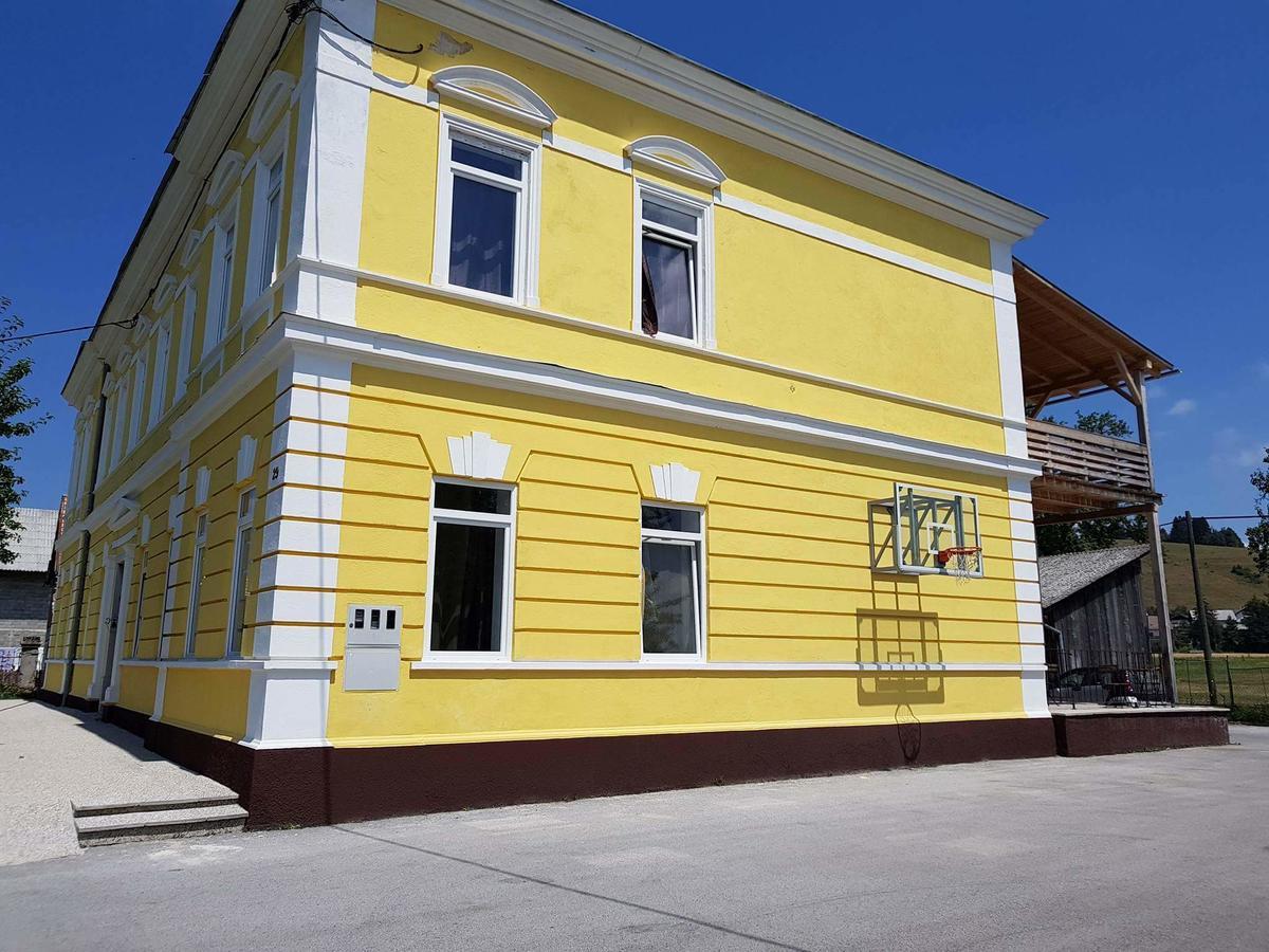 Old School Villa Nova Vas  Buitenkant foto